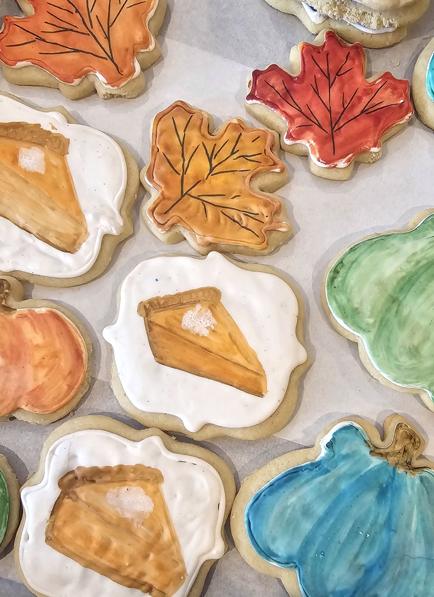 Fall cookie set — hand-painted pumpkins, maple leaves, and pumpkin pie slices